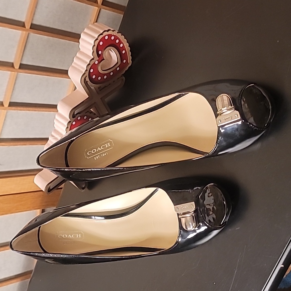 COACH Black Patent Leather Pumps Silver Hardware .